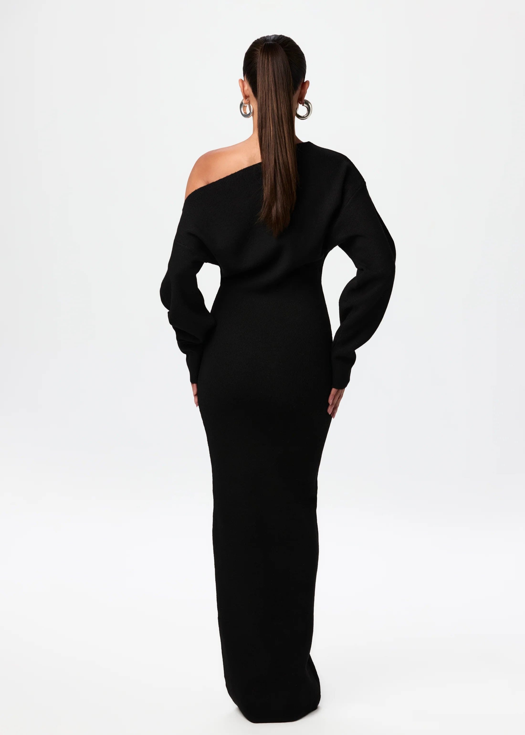 Luxoria | Elegant Off-Shoulder Maxi Dress