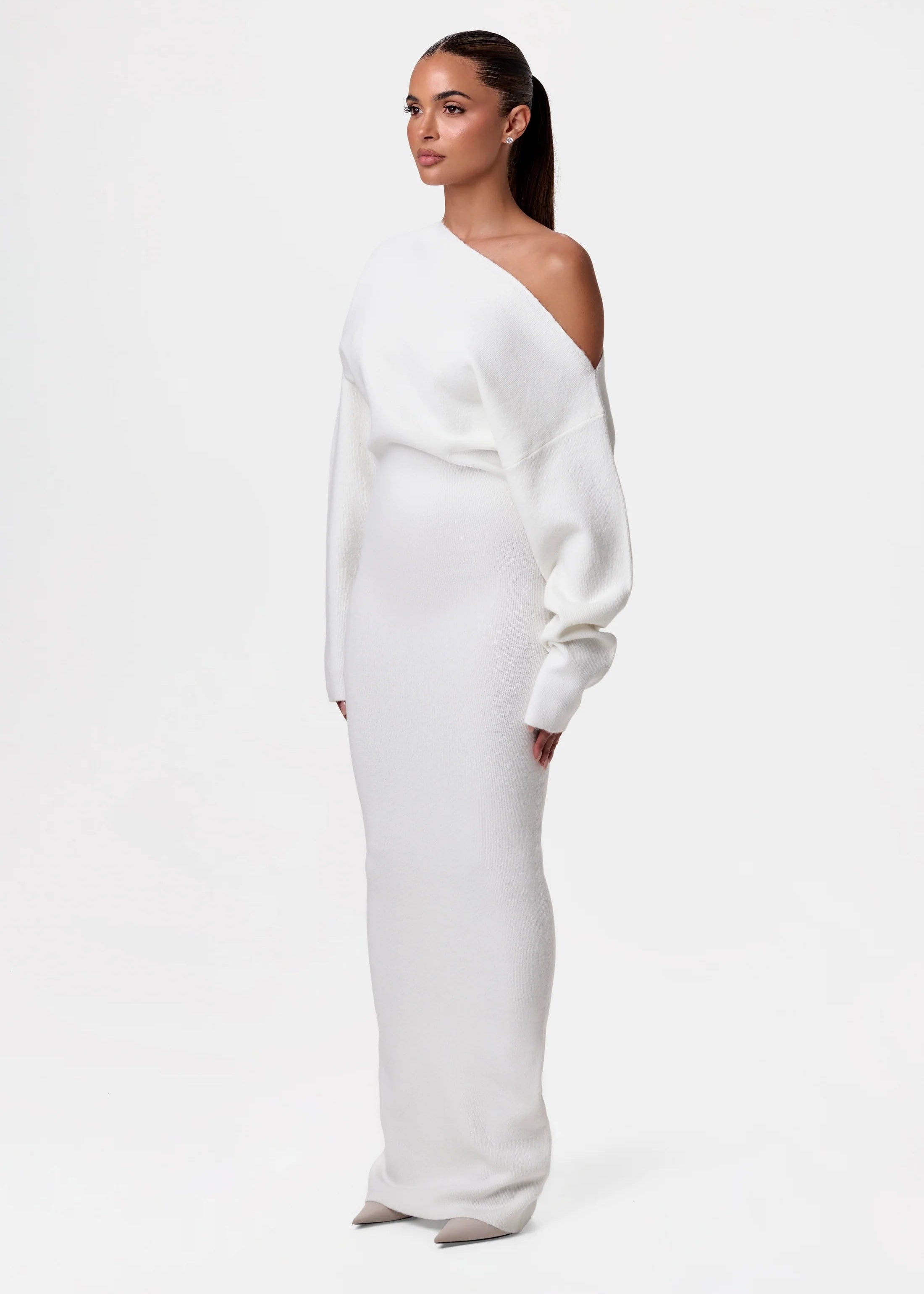 Luxoria | Elegant Off-Shoulder Maxi Dress